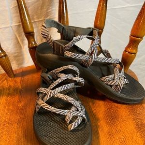 Chaco Wonen’s casual sandals. Size 8